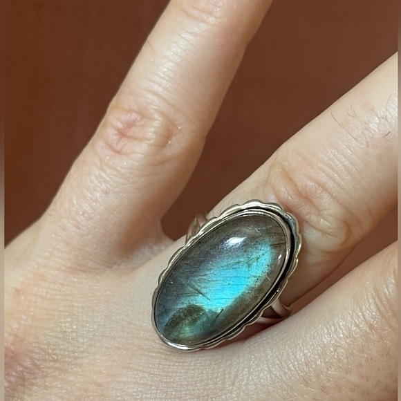 Natural Blue Labradorite
925 Solid Sterling Silver - Picture 9 of 11